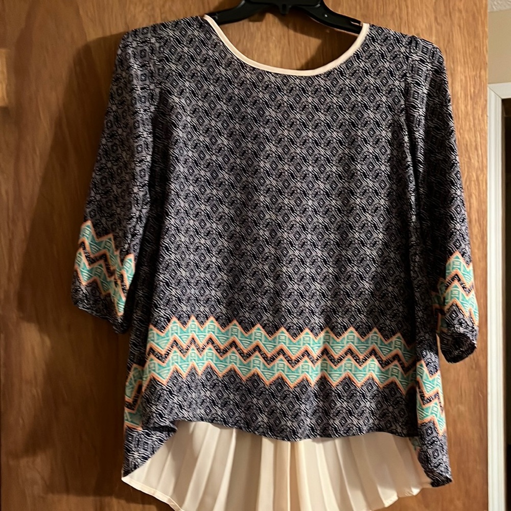 Aztec blouse with fan and bow in back